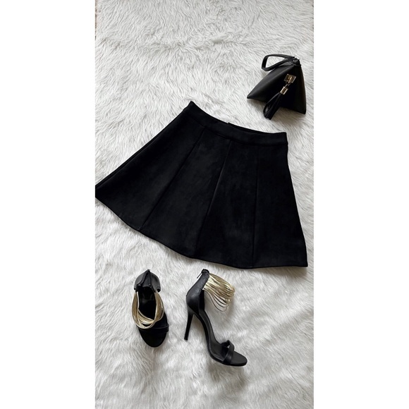 Alegra K Skater Skirt Size Small - Picture 2 of 8